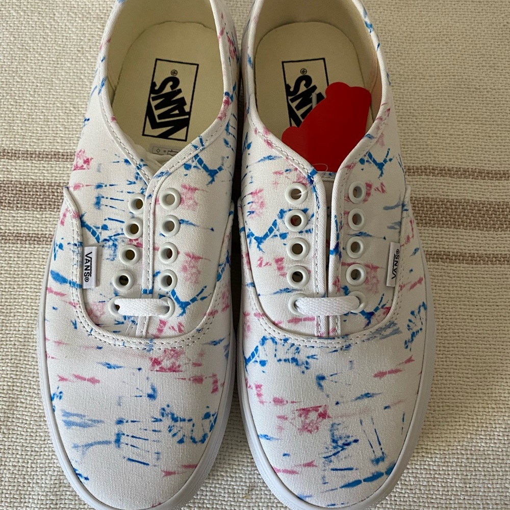 Brand NEW unisex Vans
